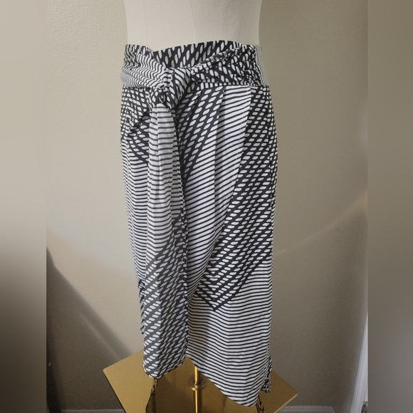 Banana Republic NWT high low skirt 6P Petite faux wrap - Picture 2 of 9